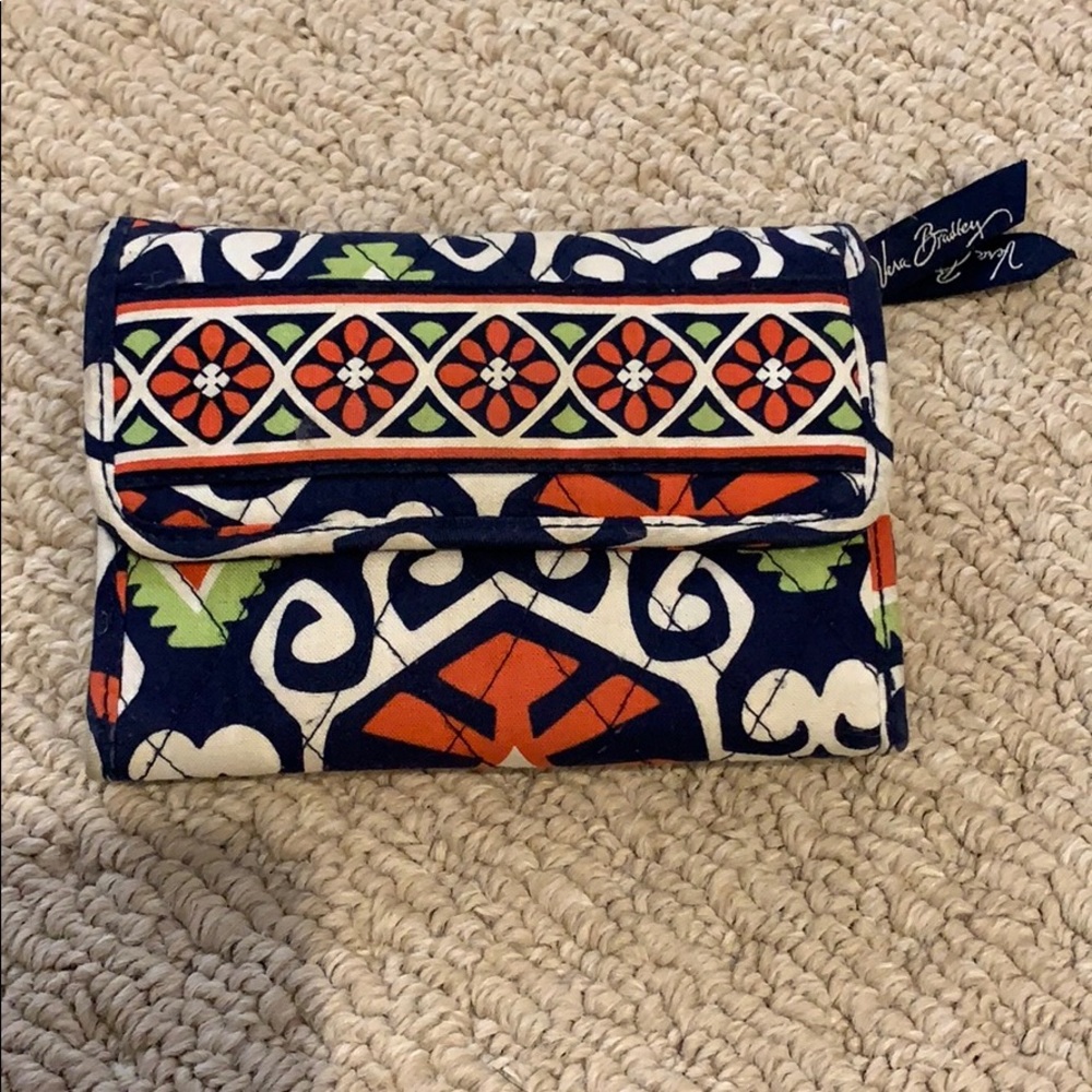 VERA BRADLEY WALLET!!